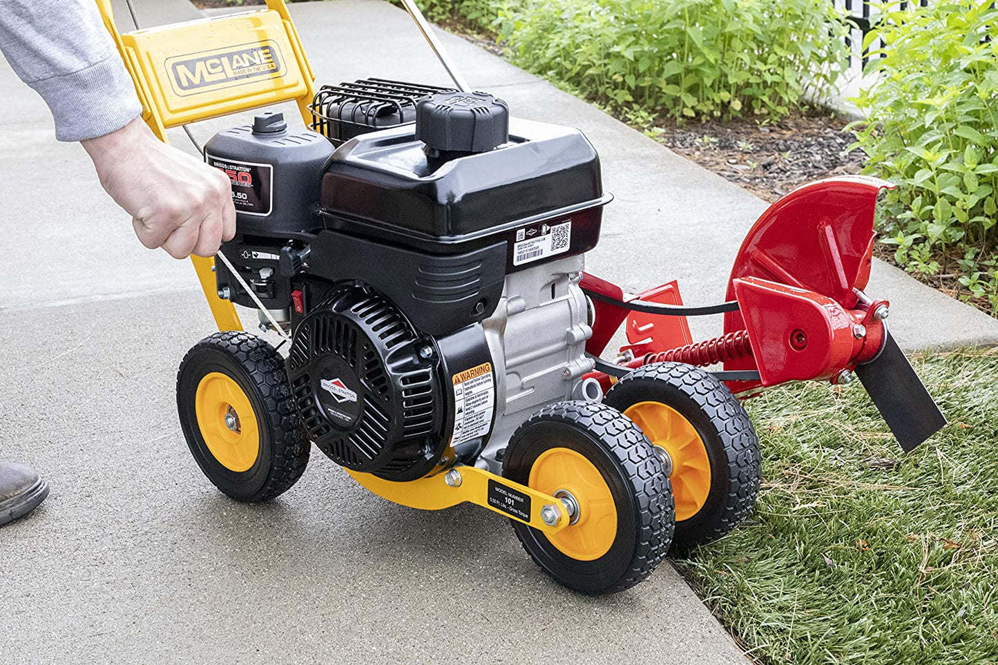 101-5.5GT-7Gas Powered Lawn Edger, 5.50 Gross Torque/3.5 HP B&S Engine 7�测�� Wheels